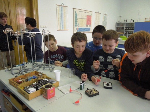 12_odskocili_jsme_si_k_elektrice